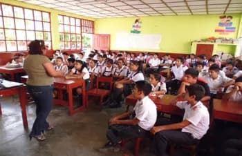 IIAP SENSIBILIZA A MAS DE 100 JOVENES ESTUDIANTES